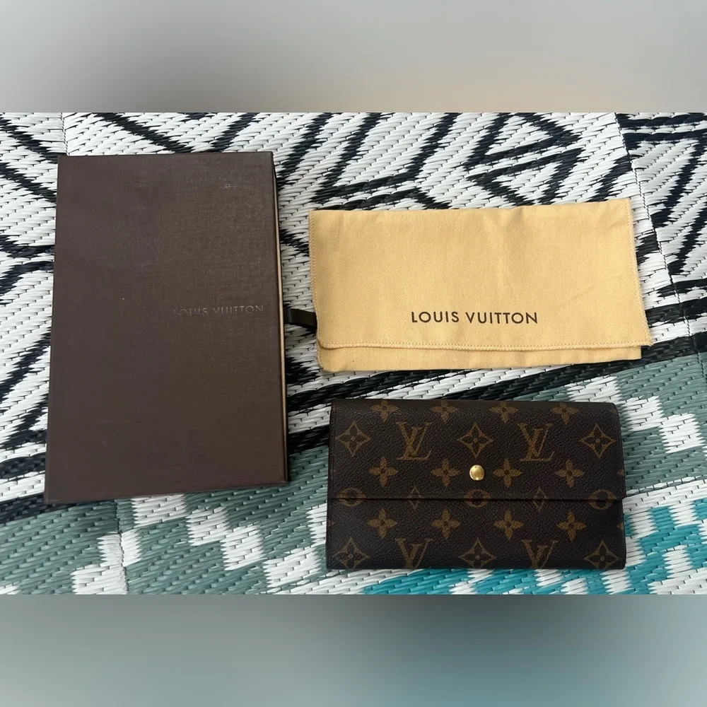 Louis Vuitton Brown Monogram Sarah Wallet Full Inclusion